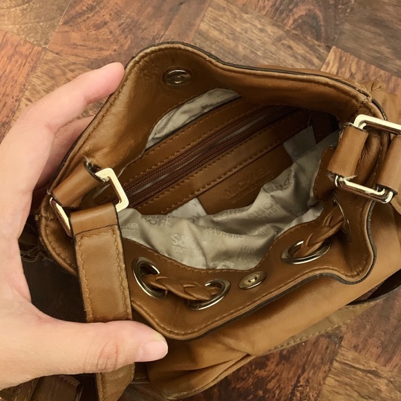 Michael Kors Saddle Shoulder Vintage Small Bag - Picture 5 of 8